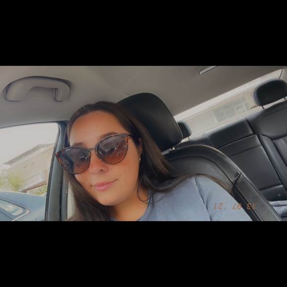 Meet your Posher, Katelynn - Picture 4 of 4